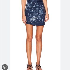 MONROW tie dyed rayon side zip mini skirt. Like new worn only a couple of times.